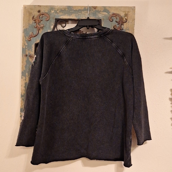 Lucky Brand Charcoal Floral Embroidered Sweatshirt Size 2X - Picture 9 of 11